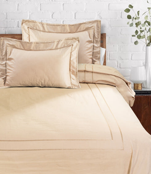 Petersburg King Size 250 TC Cotton Embroidery Bedsheet Set with 2 Pillow Covers by Florida