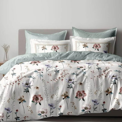 Florida Vistara (Bedding) AC Comforter Set with King Size Bedsheet & Coordinated Pillow Covers