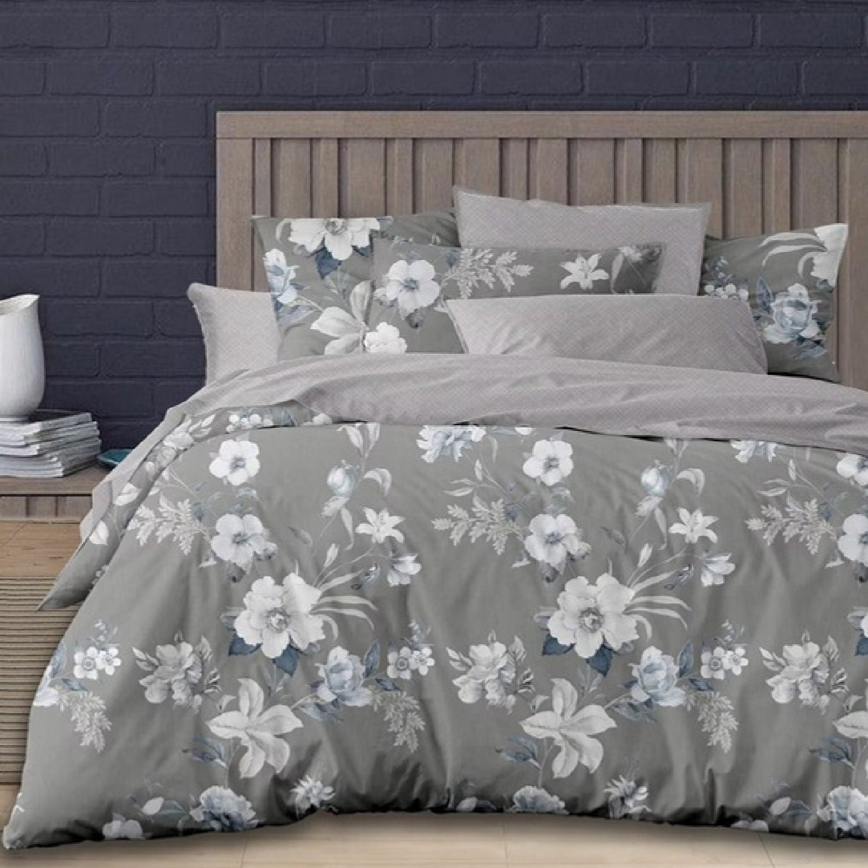 Florida Bentley Imported AC Comforter Set with King Size Bed Sheet & Pillow Covers for All Season - Comes in Wired Rexine Bag - Best for Gifting