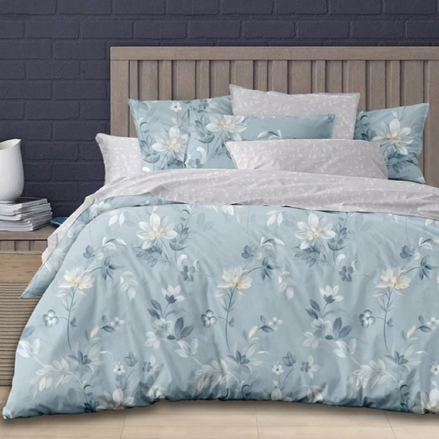 Florida Bentley Imported AC Comforter Set with King Size Bed Sheet & Pillow Covers for All Season - Comes in Wired Rexine Bag - Best for Gifting