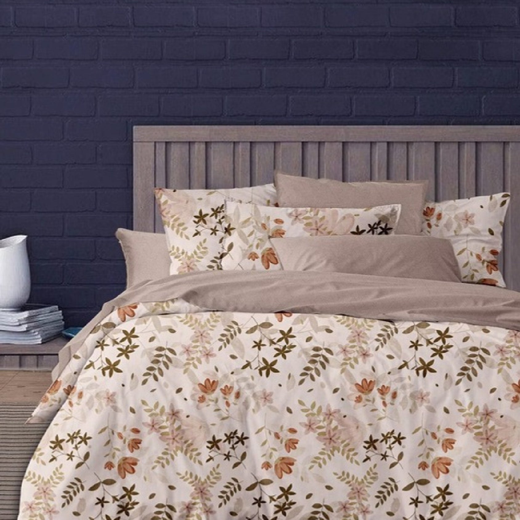 Florida Bentley Imported AC Comforter Set with King Size Bed Sheet & Pillow Covers for All Season - Comes in Wired Rexine Bag - Best for Gifting