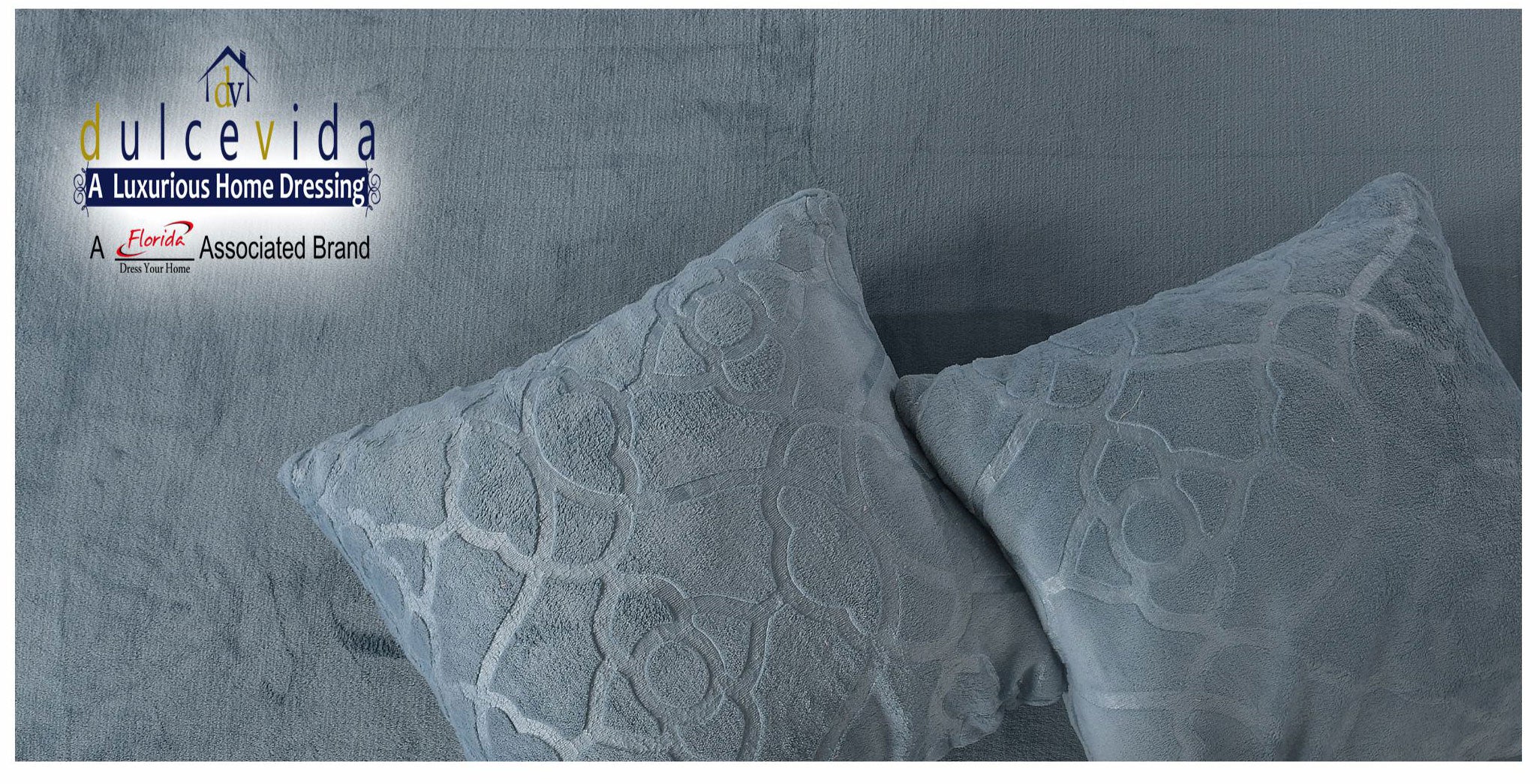 DulceVida Derby (Quilt/Rajai) Comforter Set with 1 Double Quilt, 1 Winter Bedsheet, 2 Cushions with Fillers and 2 Pillow Covers for Double Bed for Heavy Winter
