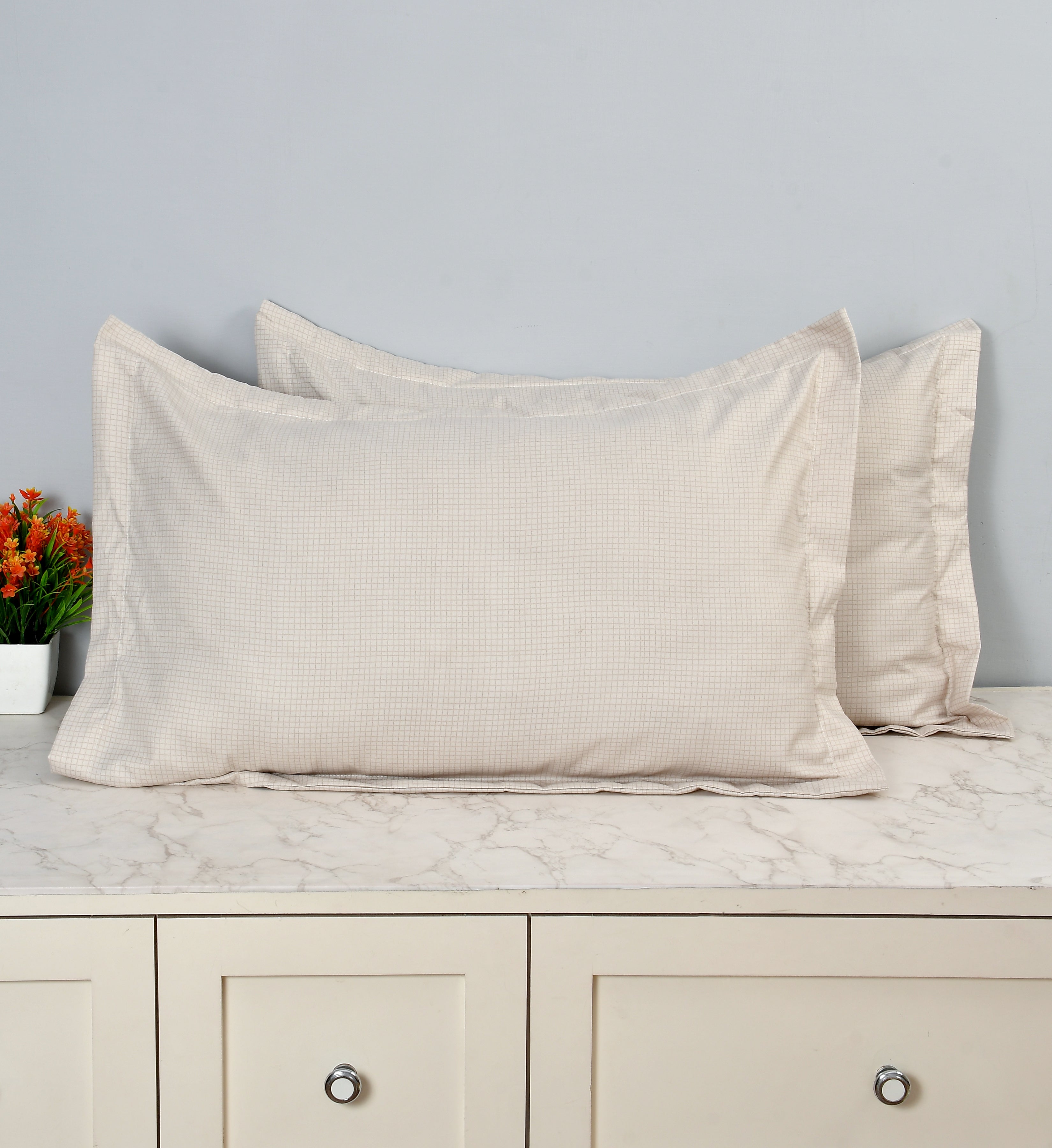 Bright King Size Bedsheet with Pillow Covers Grey