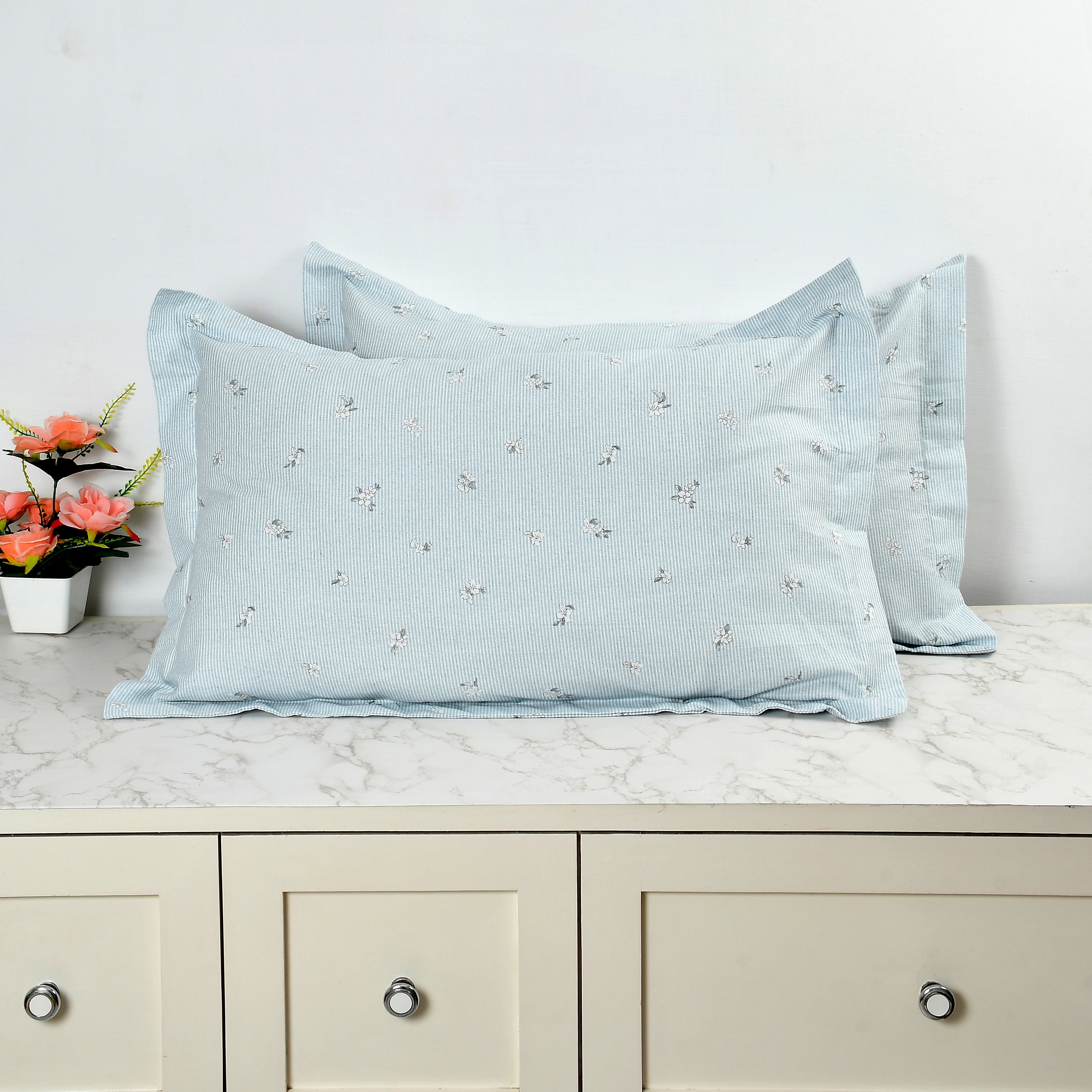Vision King Size Bedsheet with Pillow Covers by Florida
