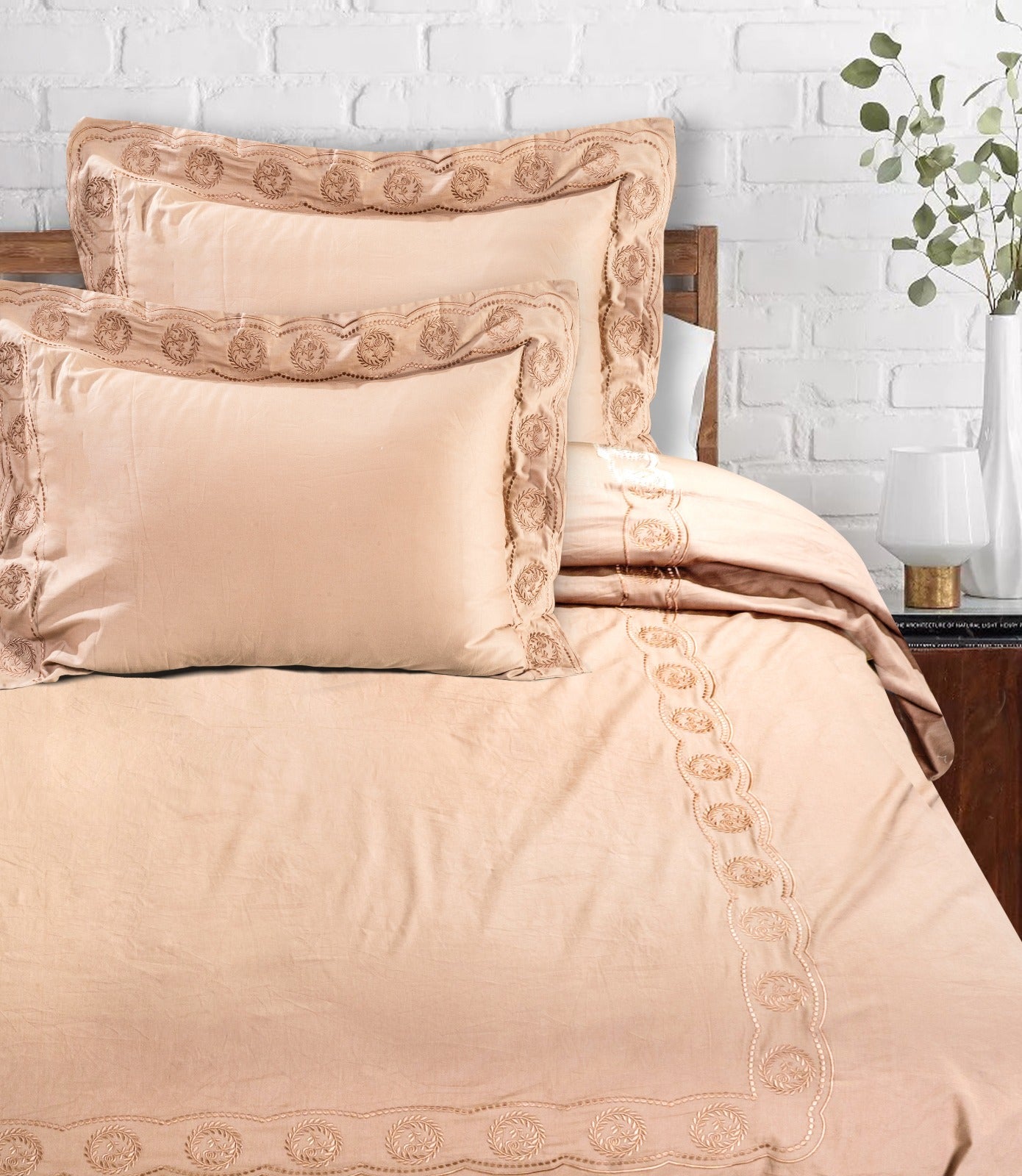 Petersburg King Size 250 TC Cotton Embroidery Bedsheet Set with 2 Pillow Covers by Florida