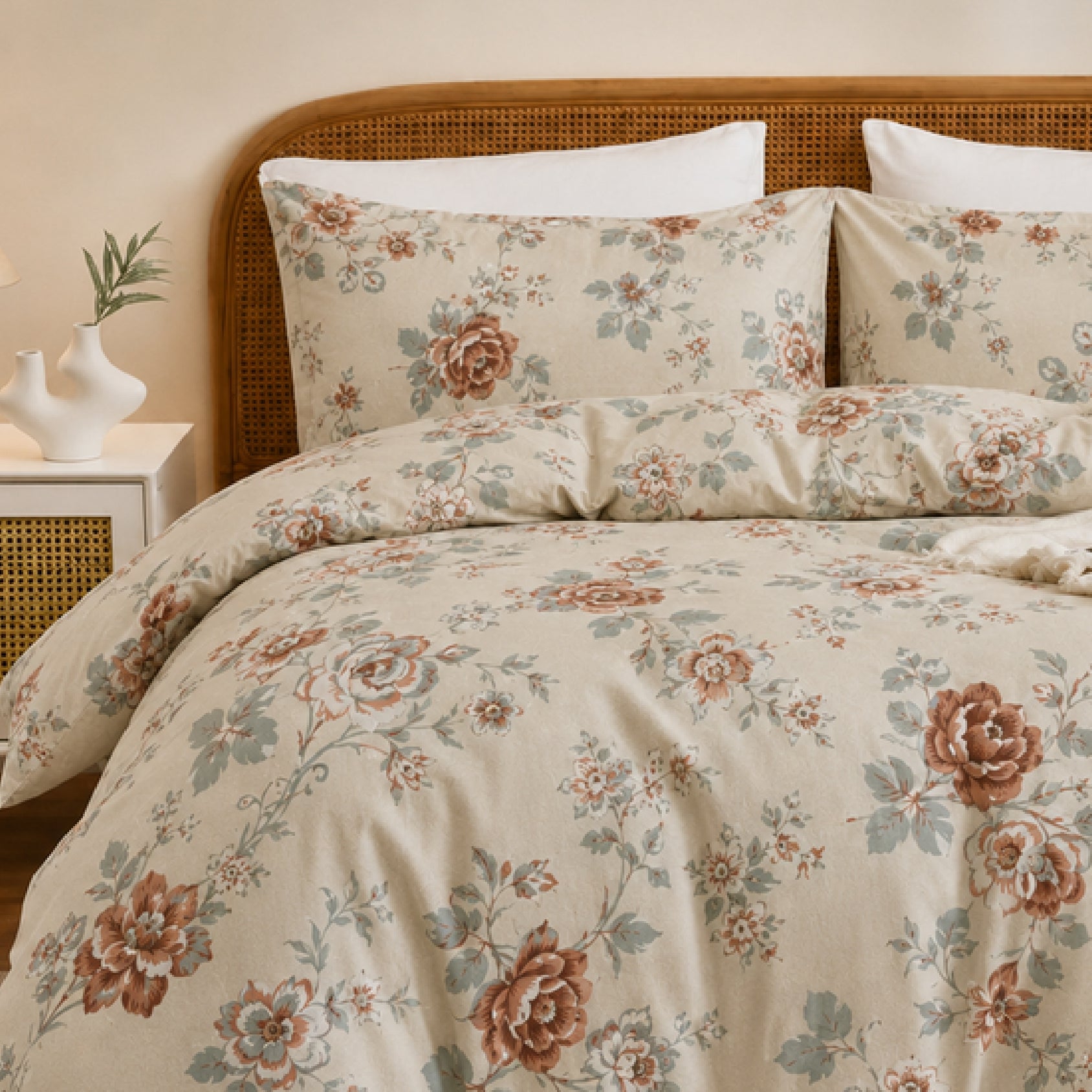 Florida Rome Box Double Bedsheet Set with 2 Pillow Covers & Carry Bag - Perfect for Gifting