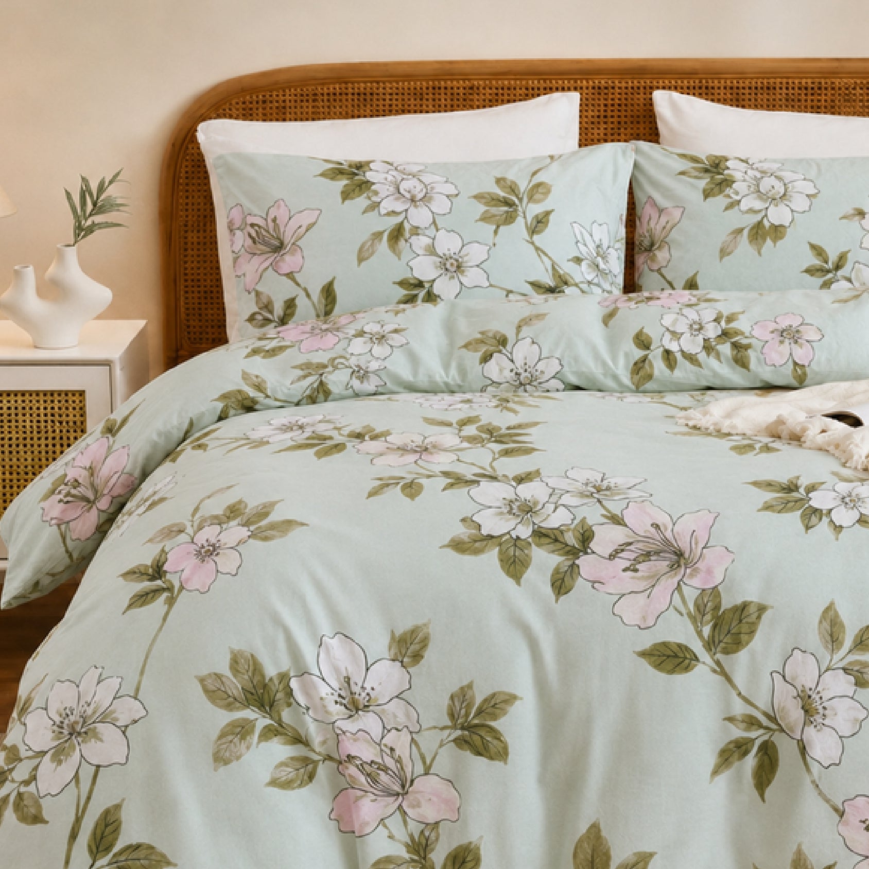 Florida Rome Box Double Bedsheet Set with 2 Pillow Covers & Carry Bag - Perfect for Gifting