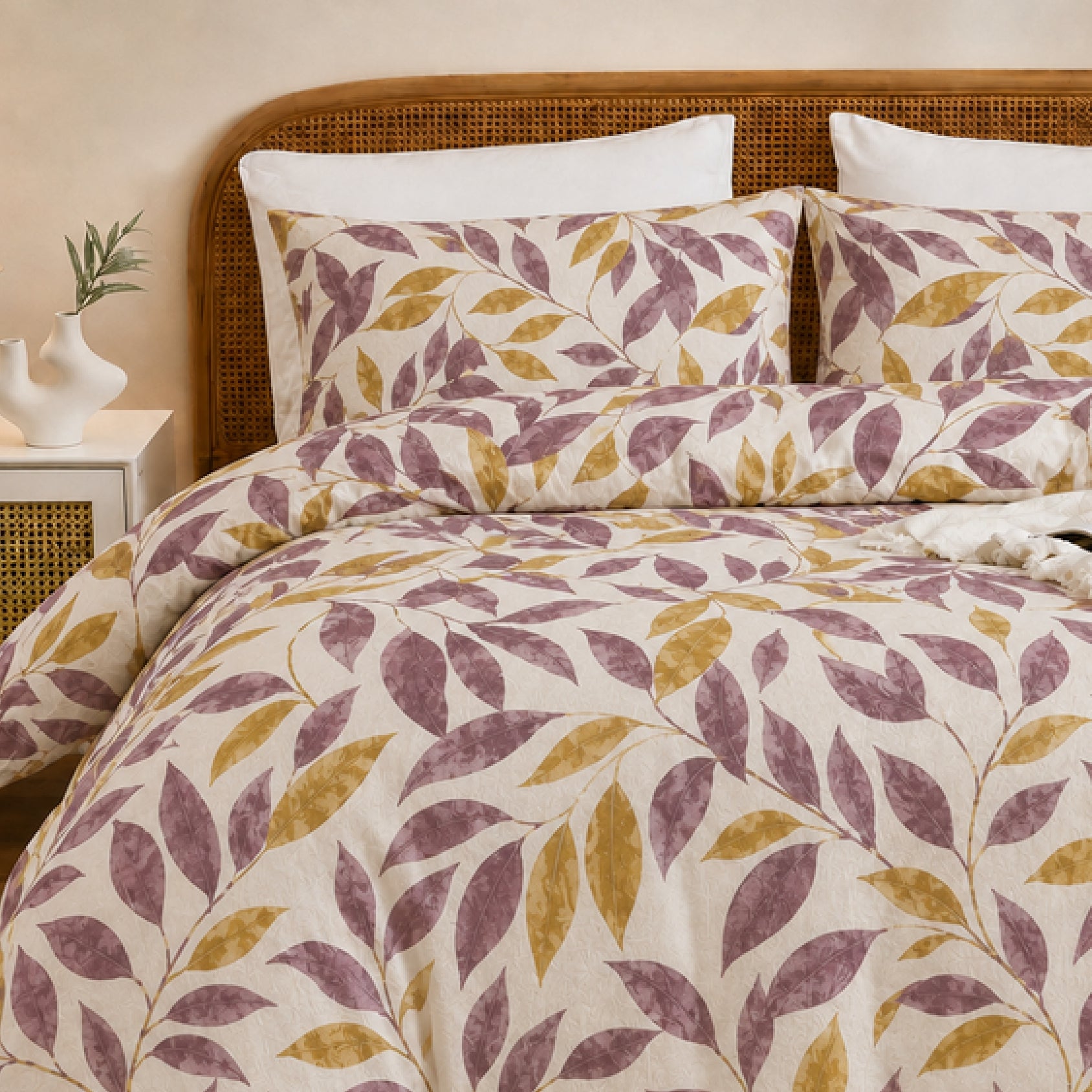 Mist Box by Florida - Double Bedsheet Set with Perfume Candle and Pillow Covers