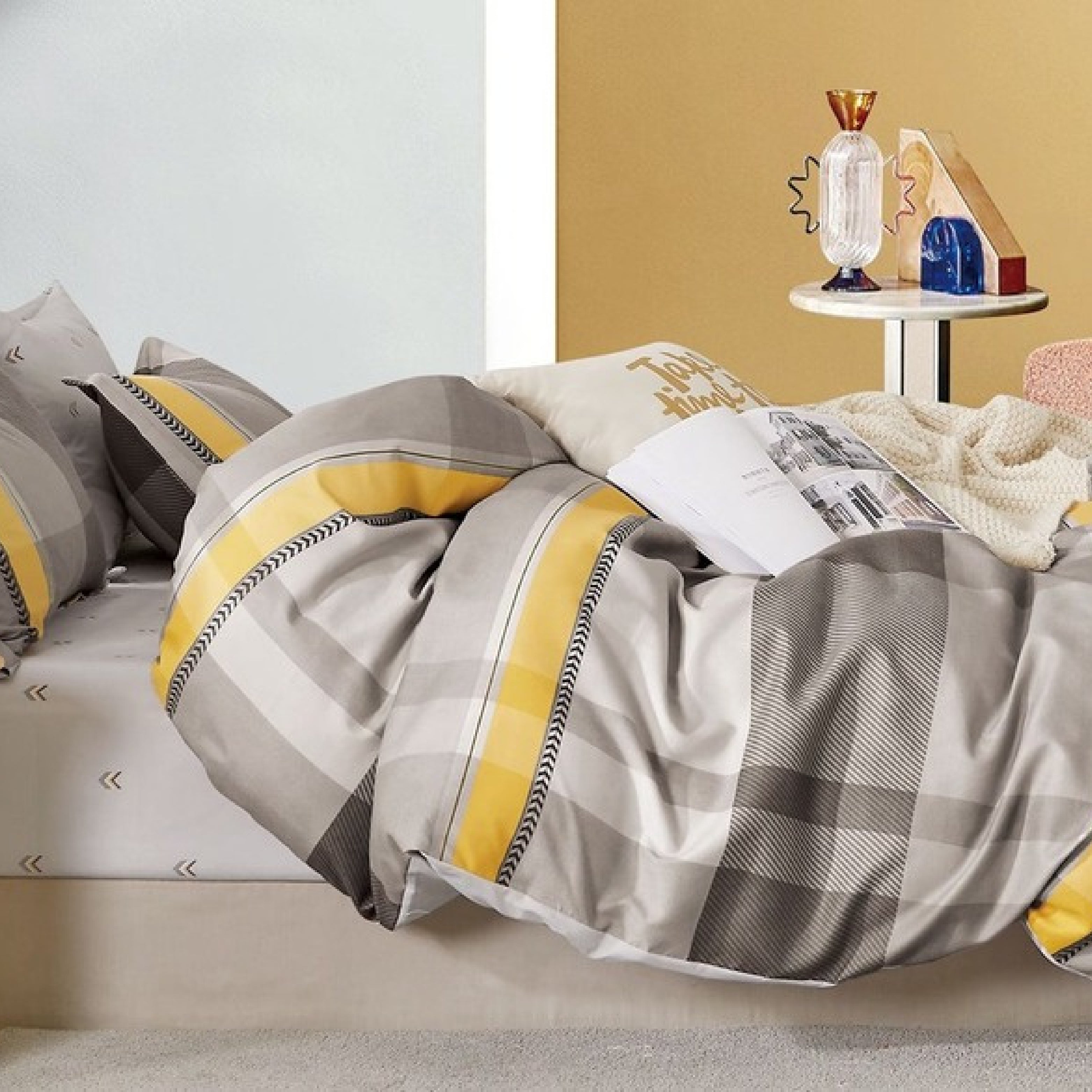 Stroke King Size Bed Sheet Set with Pillow Covers by Florida