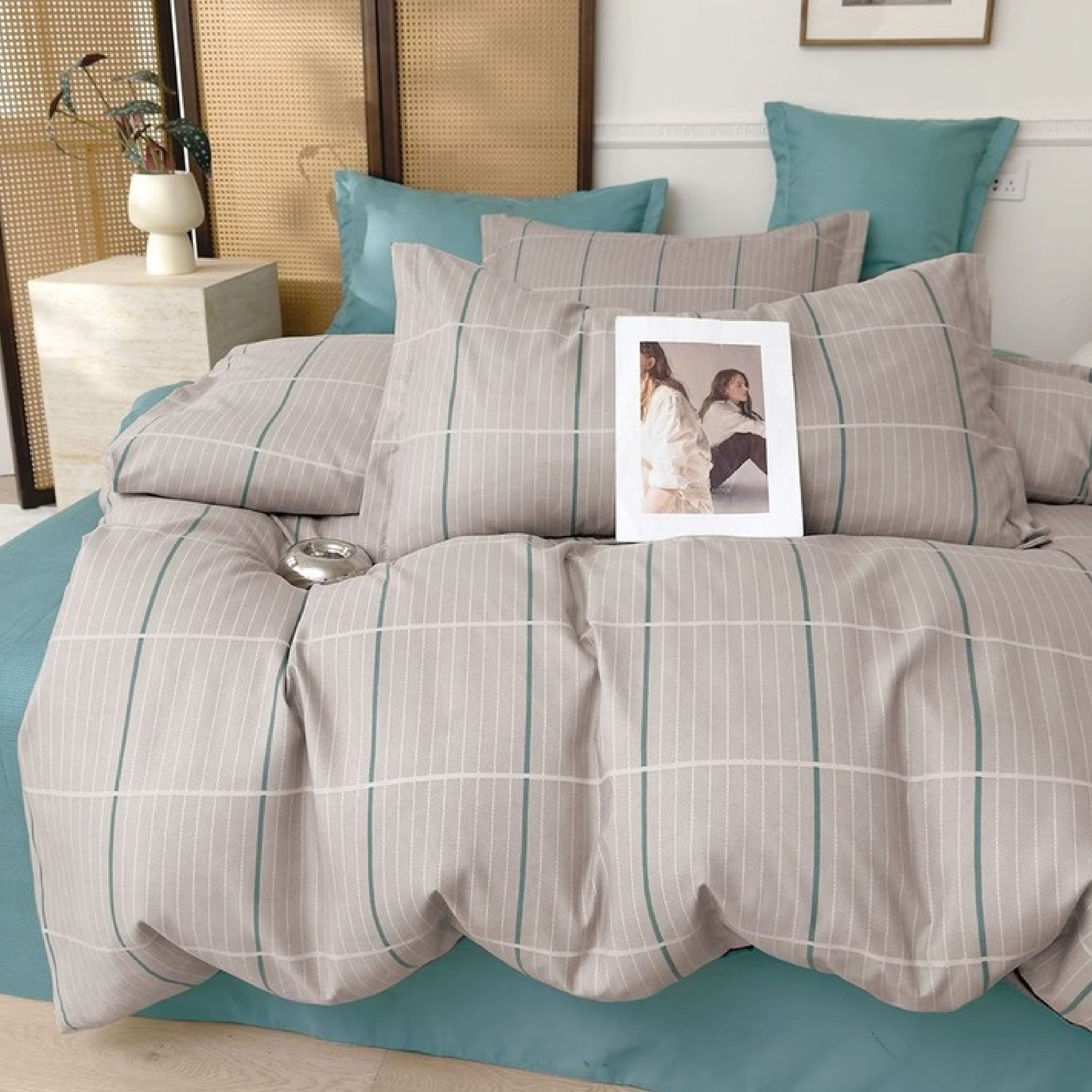 Stroke King Size Bed Sheet Set with Pillow Covers by Florida