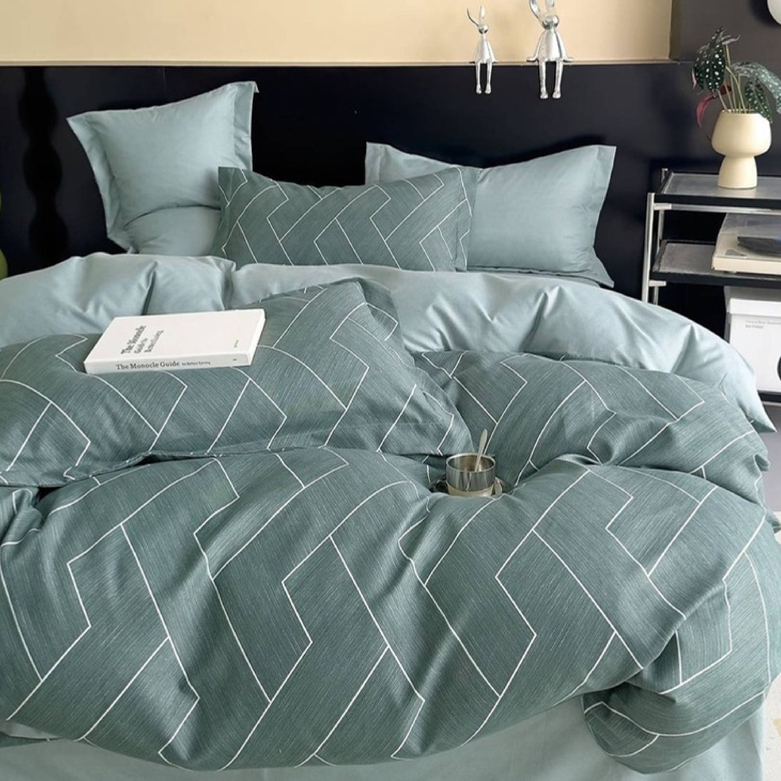 Stroke King Size Bed Sheet Set with Pillow Covers by Florida