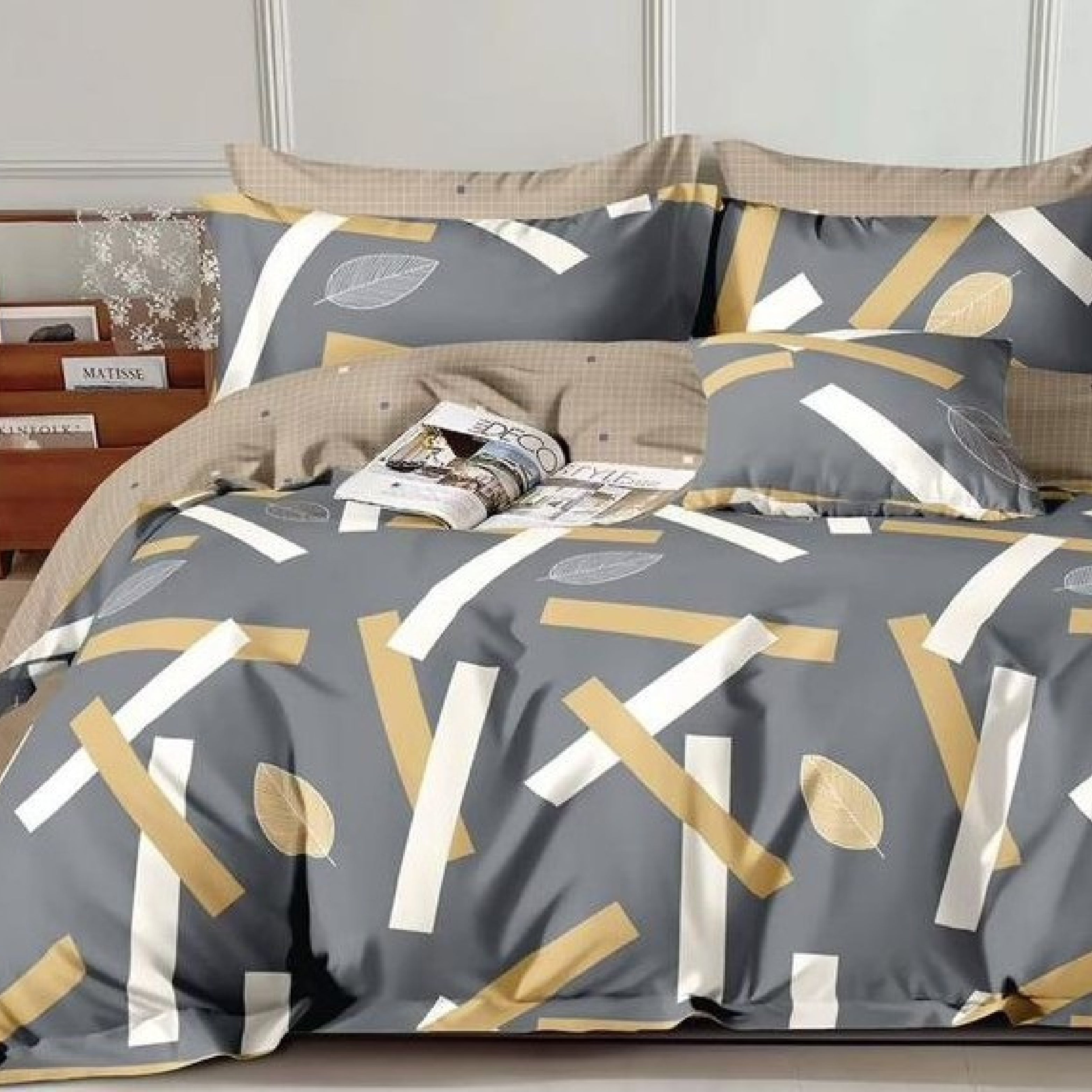 Florida Tulip 100% Pure Cotton Quality King Size Elastic Fitted Bedsheet with Coordinated Pillow Covers