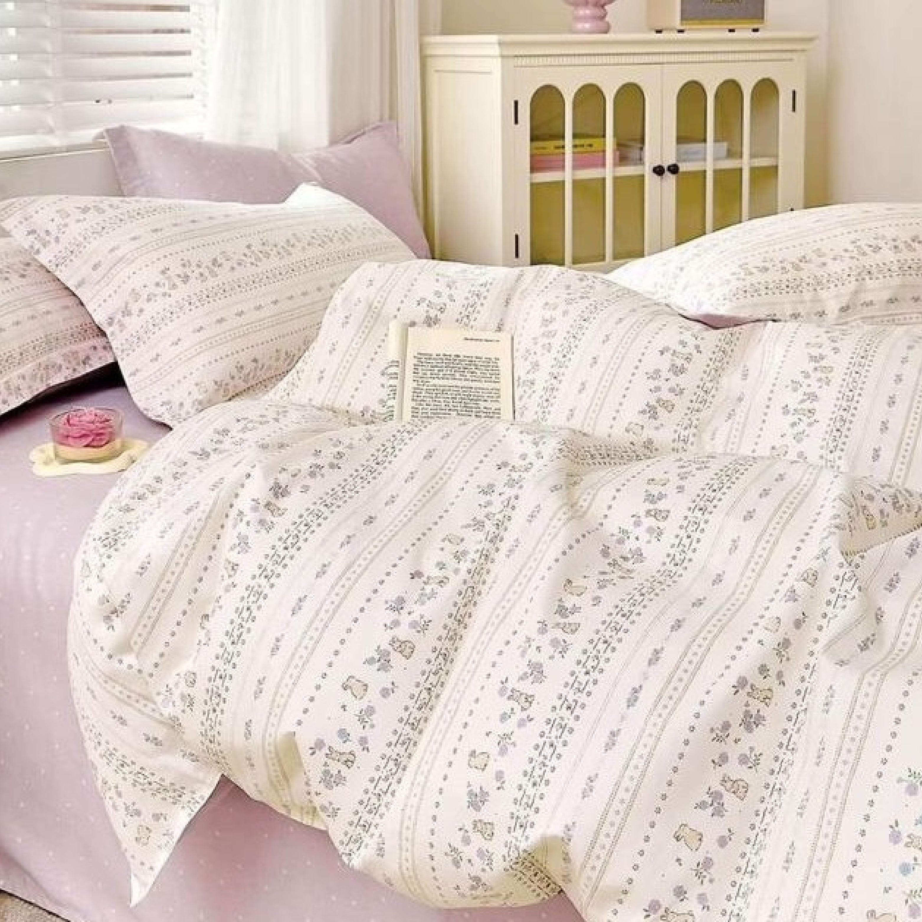 Florida Tulip 100% Pure Cotton Quality King Size Elastic Fitted Bedsheet with Coordinated Pillow Covers
