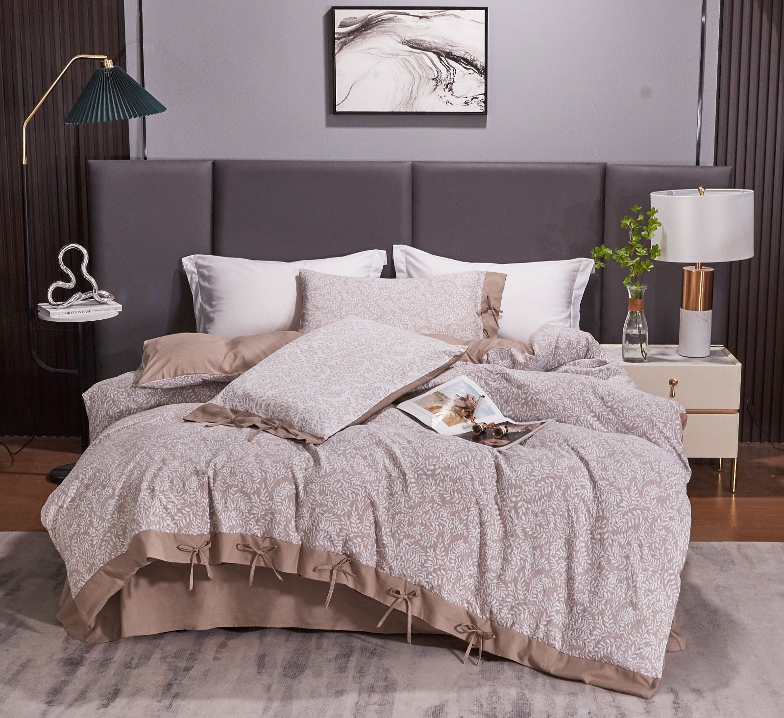 Spanish Jaquard Bed Cover Set with 2 Pillow Covers for King Size Bed by Florida